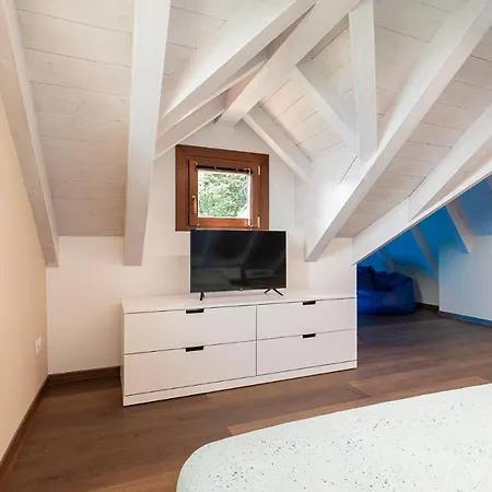 בית נופש Casa Belvedere Egro - Tiny House